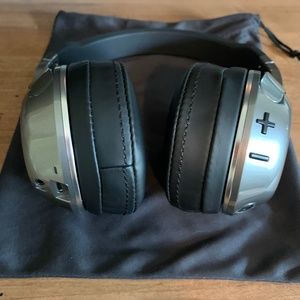 Skullcandy Hesh 2 wireless headphones